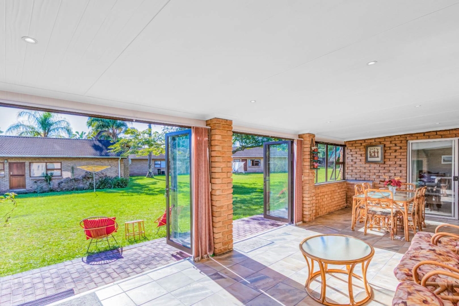 To Let 4 Bedroom Property for Rent in Brenton On Lake Western Cape